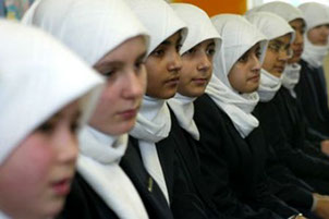 Pelajar, student islamic education support, bantuan pembelajaran al-quran bagi golongan fakir miskin, pembelajaran islam, kelas mengaji, ilmu dunia dan akhirat